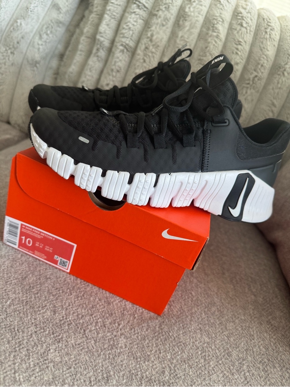 Nike Free Metcon 5 Size 10 women/ 8.5 men
